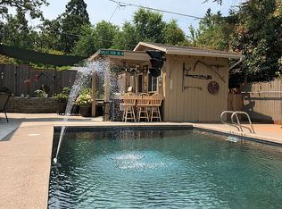 525 Valley View Dr, Medford, OR