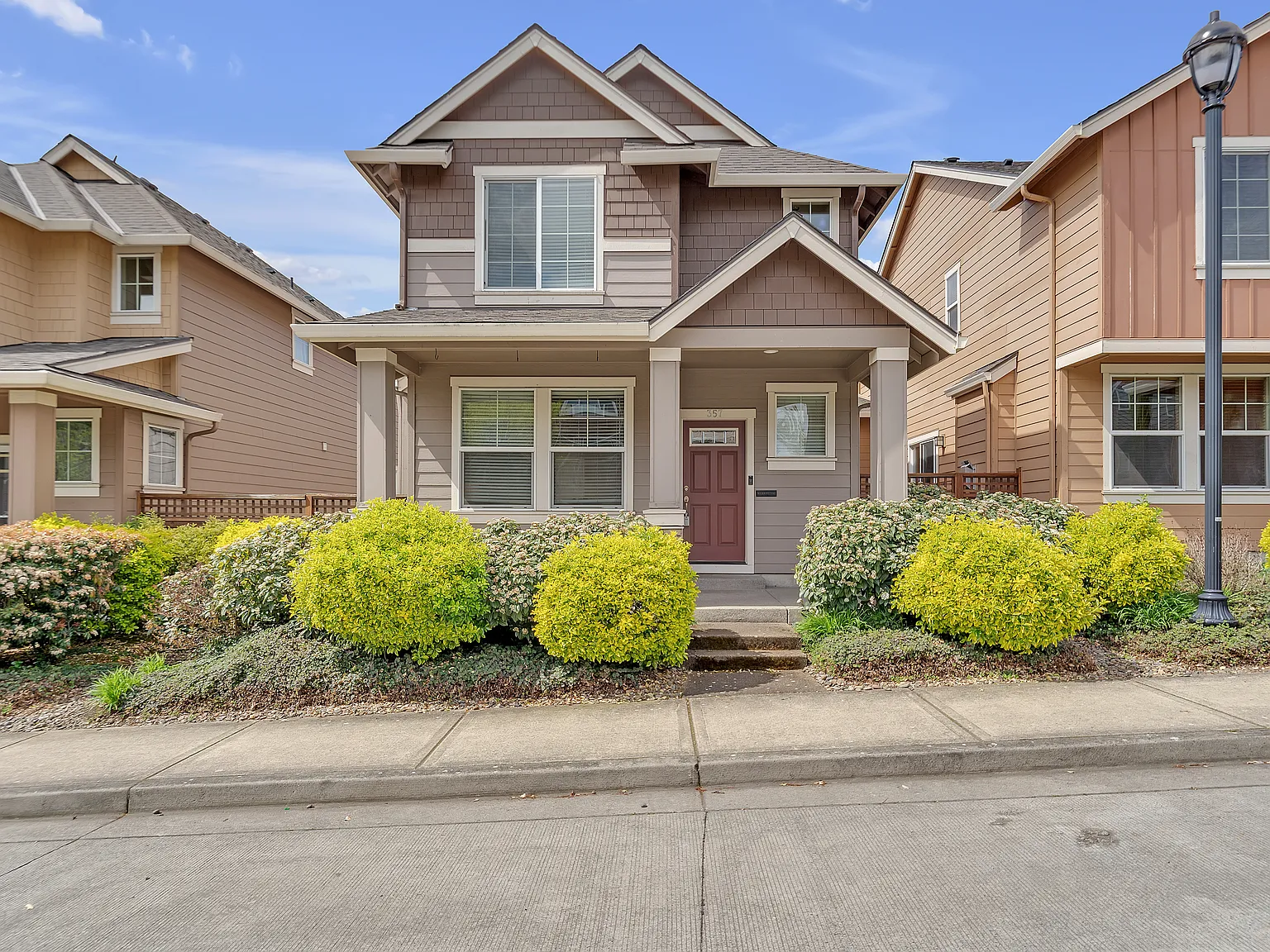 3 bed, 2.5 bath, 1624 sqft, $2,500 — Photo 1