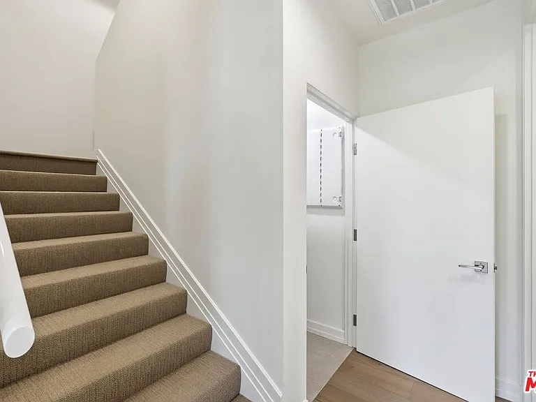 1041 N Spaulding Ave #203 — Photo 18