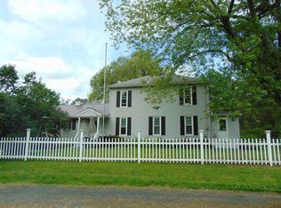 437 Garfield Rd, Troy, NY 12180