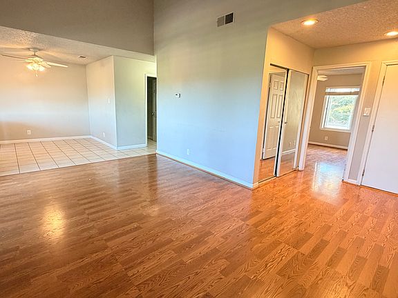 2nd image of 355 Parkview Ter APT K4