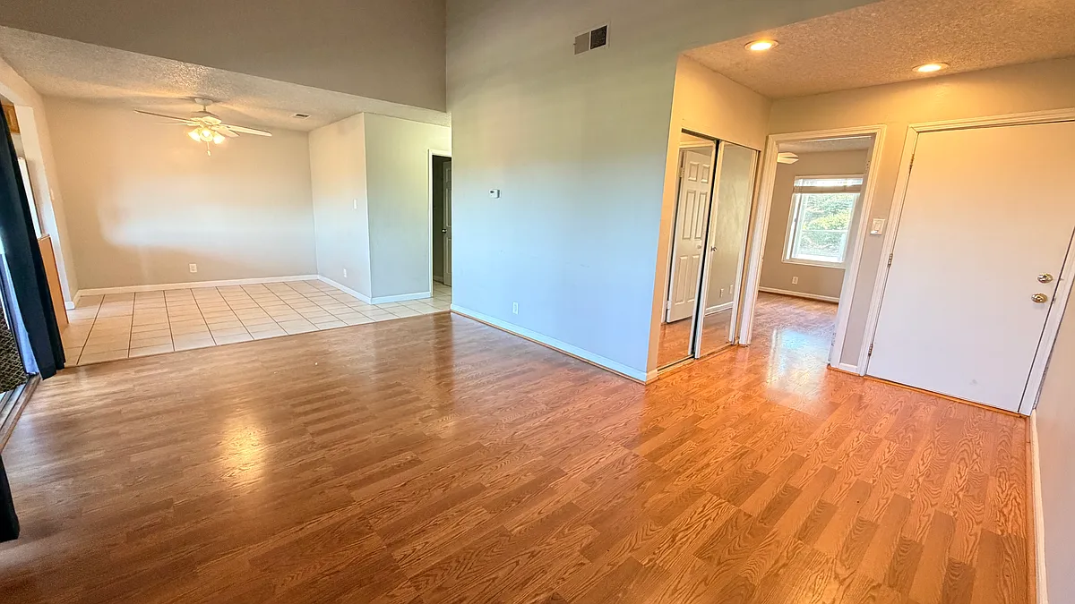 Photo 2 of 17 - 355 Parkview Ter #K4 - Vallejo, CA Building Photo - 355 Parkview Ter #K4