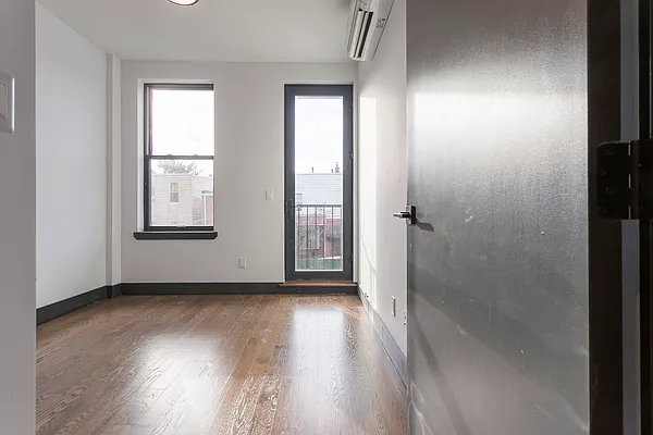 Rented by Pinn Realty | media 19