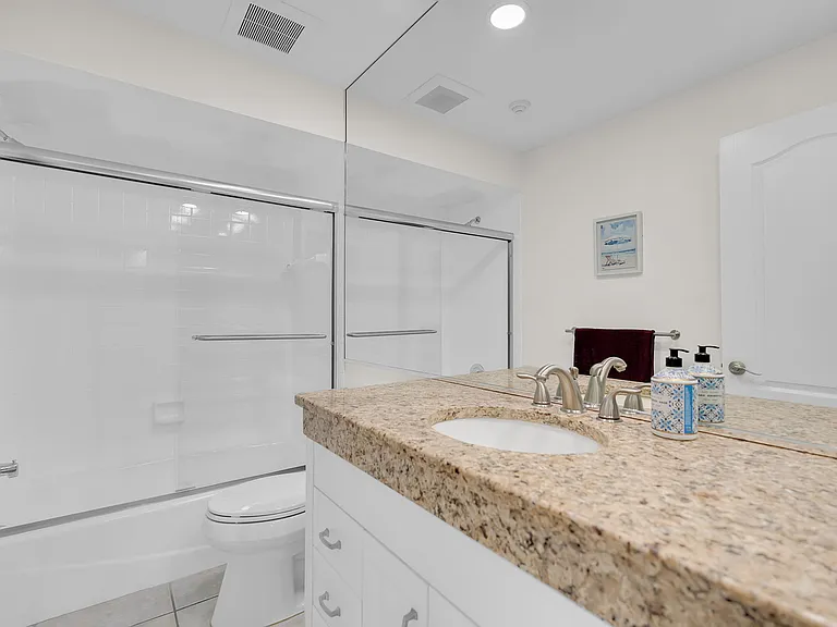 862 Hudson Ave #862 — Photo 8