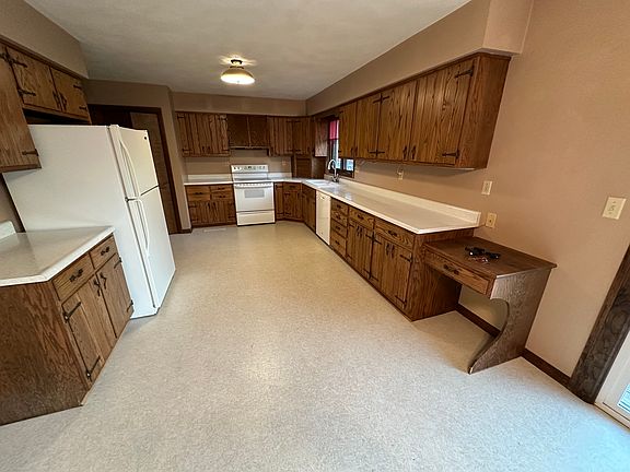 2nd image of 711 & 713 Crestview Dr #713