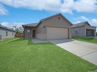 7706 Stud Dr, Elmendorf, TX 78112