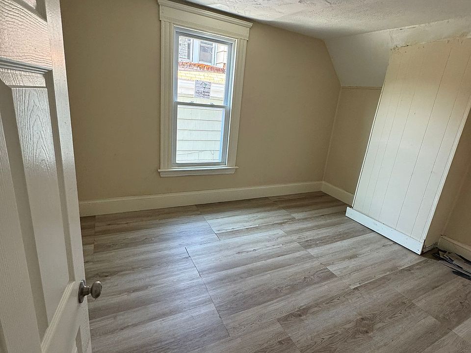 2nd image of 302 Rowland St