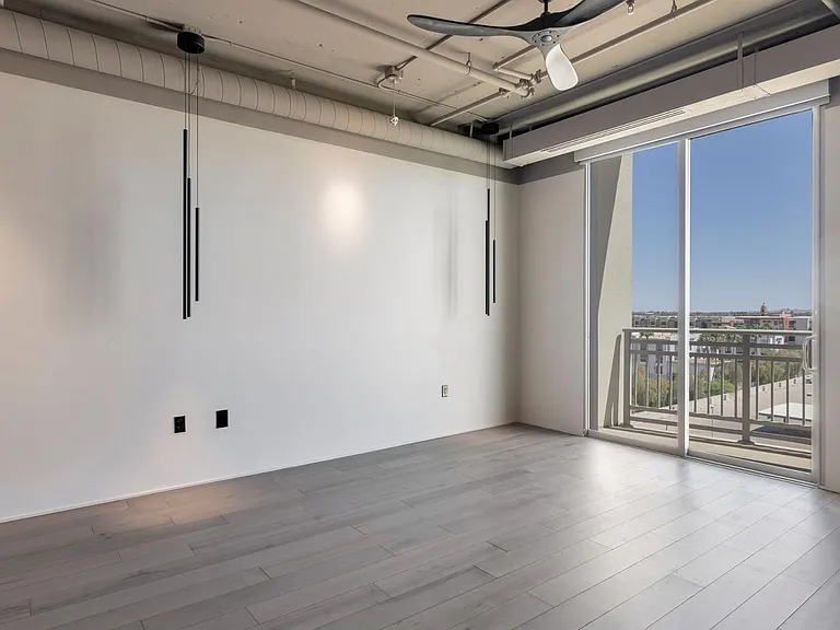 2211 E Camelback Rd #605 — Photo 12