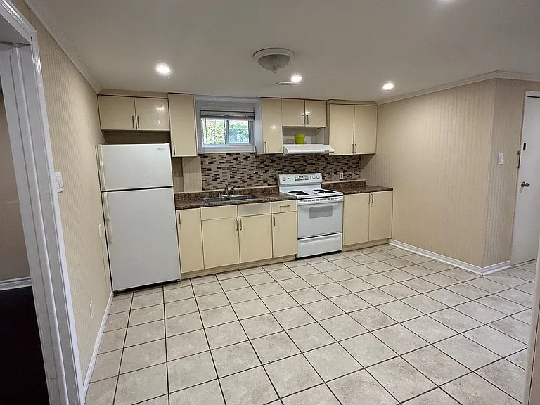 120 Abell Dr #BASEMENT — Photo 4