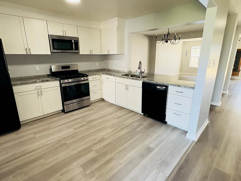 1607 Slidell Ln — Photo 17