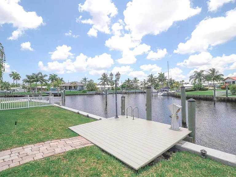 1694 SW Boatswain Pl — Photo 35