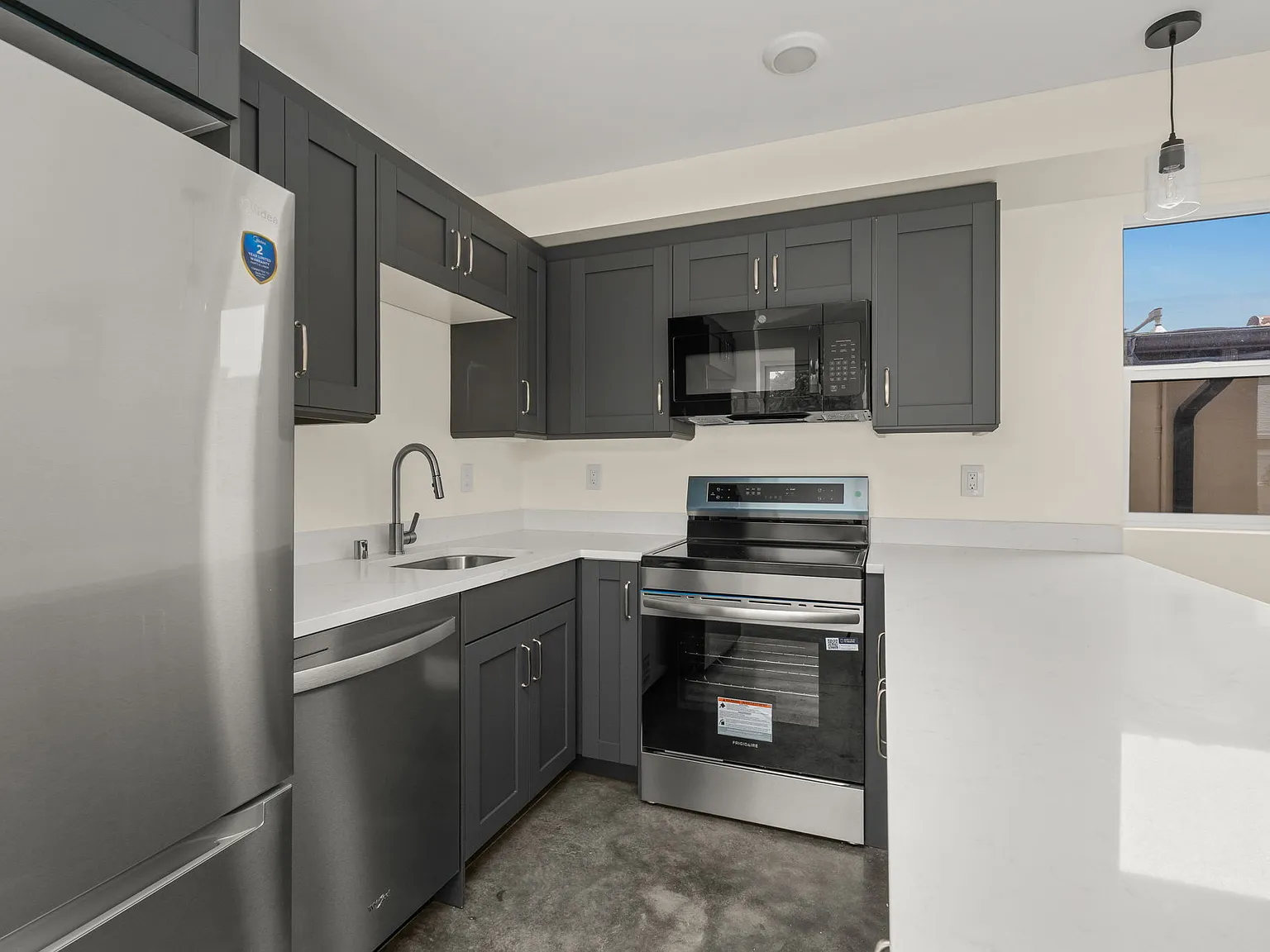 2 bed, $2,895 — Photo 4