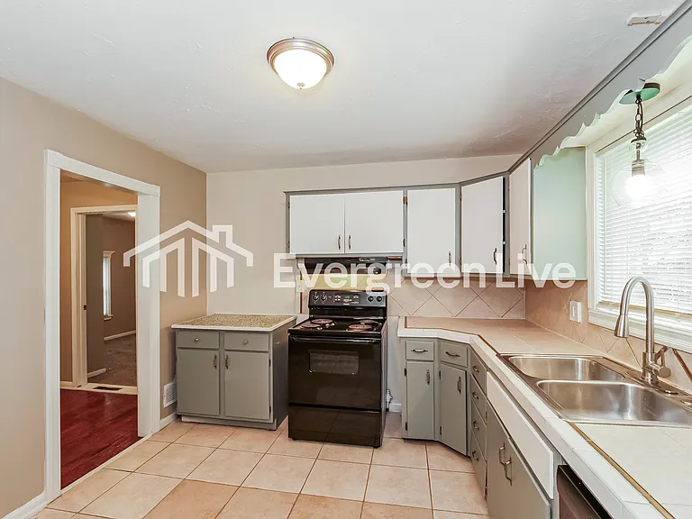8815 Kentucky Ave — Photo 8