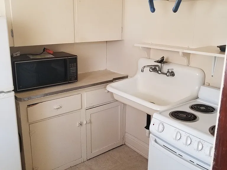 205 Lincoln St — Photo 8
