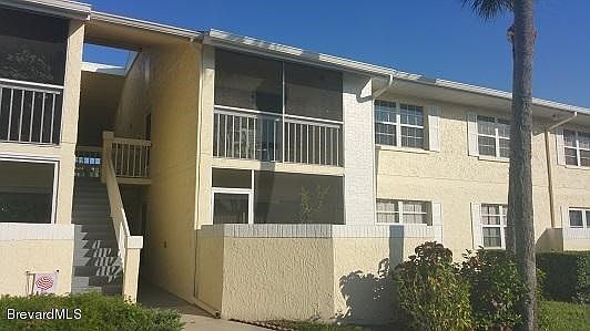 A FRONT PIC OF CONDO (2)