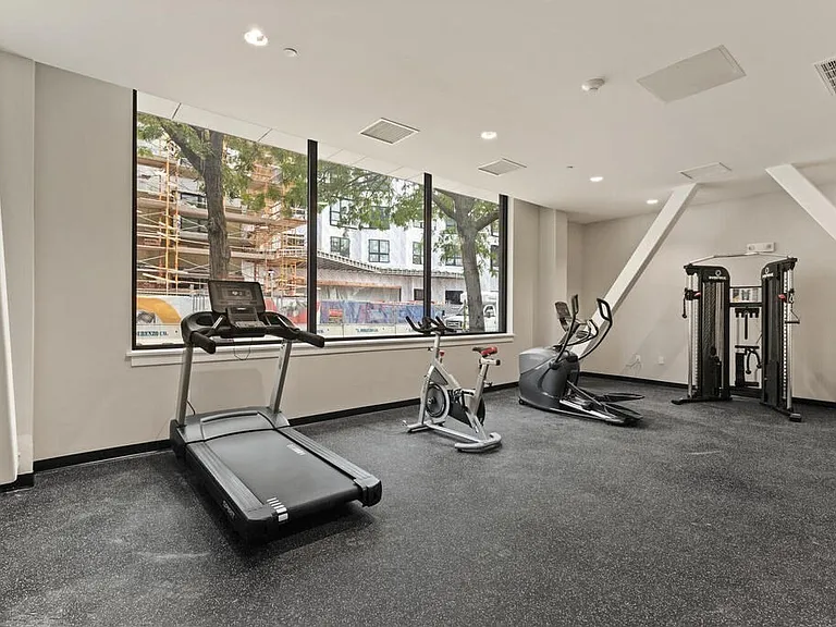 211 Green Street — Photo 14