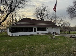 710 N Caldwell St, Burlington Junction, MO 64428