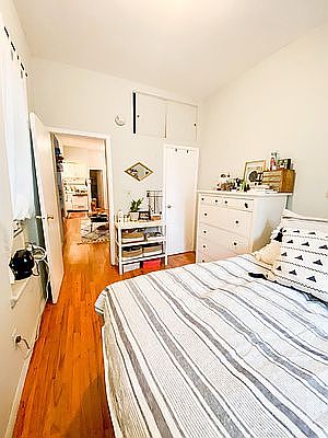 4th image of 726 Amsterdam Ave APT 3C
