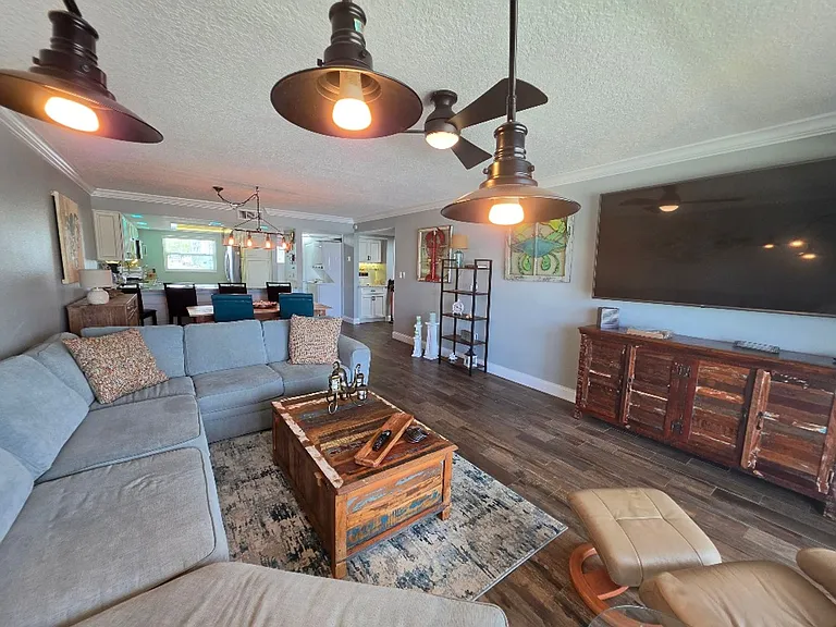 325 Causeway #A102 — Photo 10