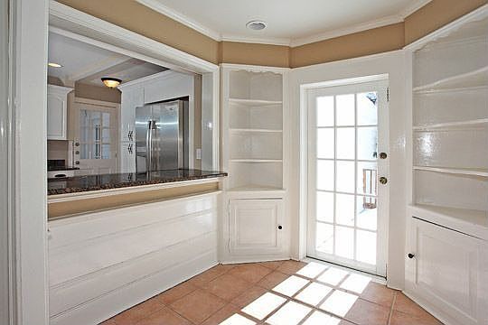 5th image of 528 Hartford Ct