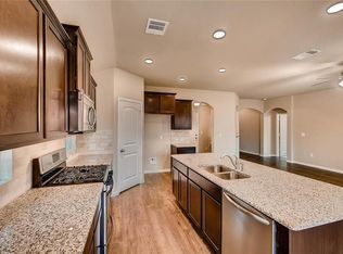 844 Winnsboro Dr, Round Rock, TX 78664