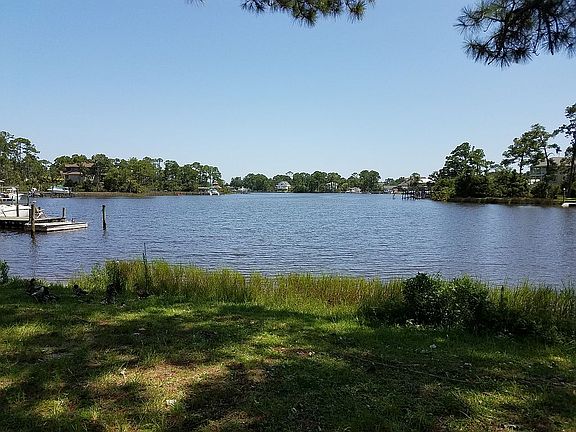 100 Feet on Bayou Davenport