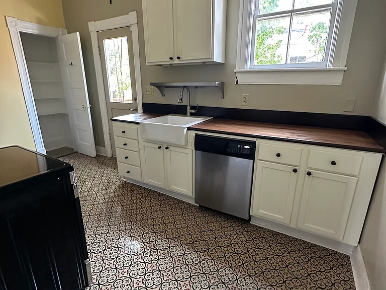 203 W 35th St #1/2 — Photo 11