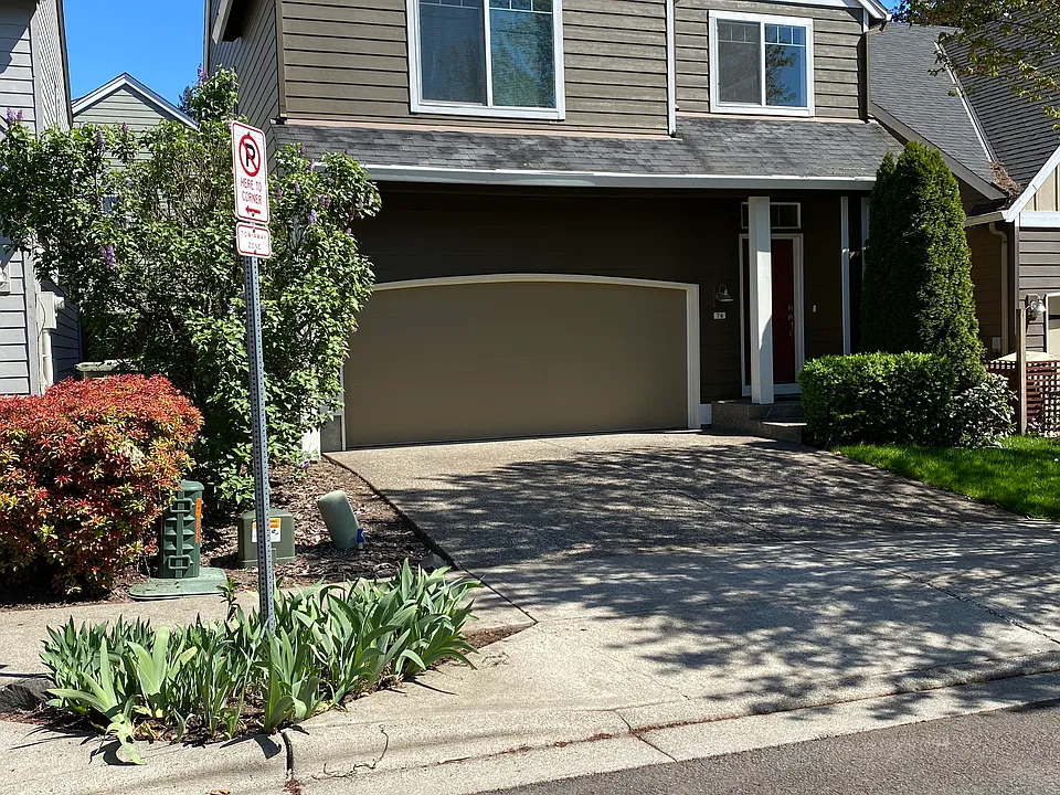 76 NW 209th Ave