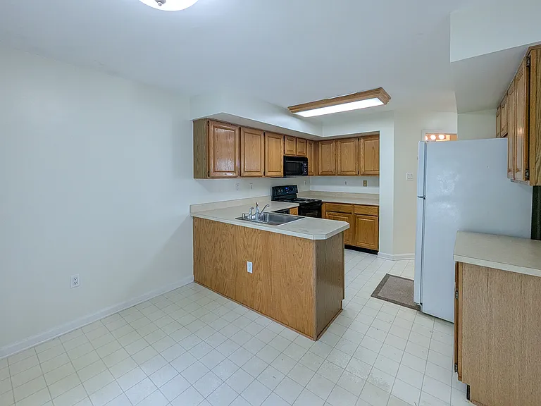 7102 Union Ct — Photo 5