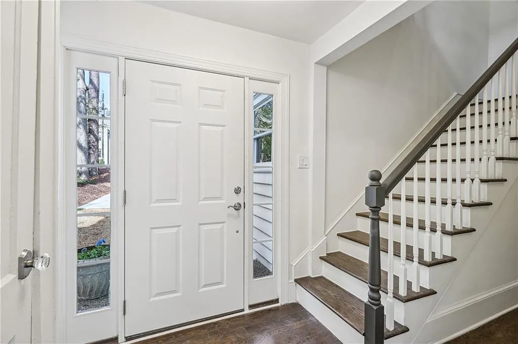 4 bed, 3.5 bath, $6,995 — Photo 3