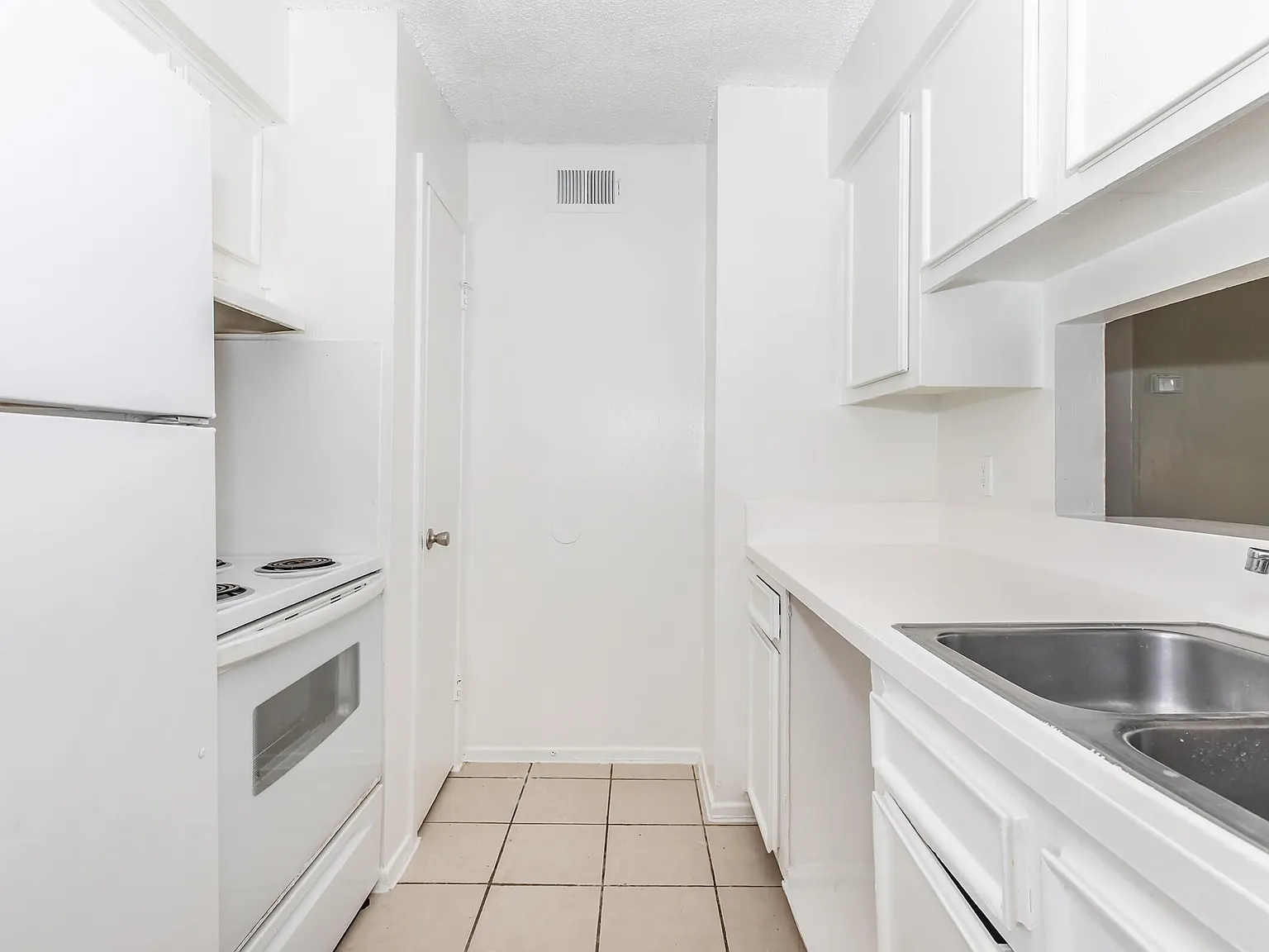 La Serena Apartments — Photo 1