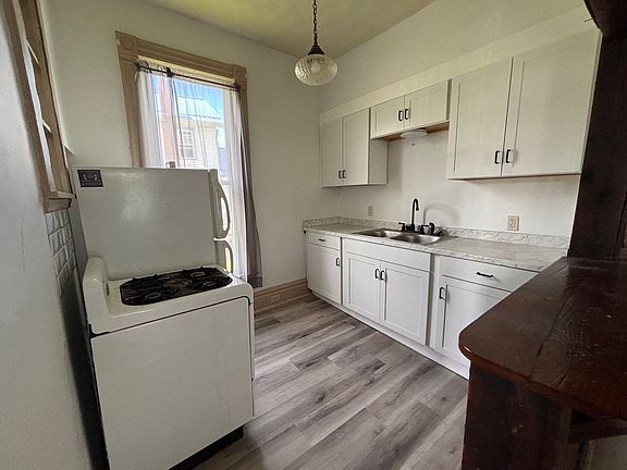 5th image of 122 Shenango St #101