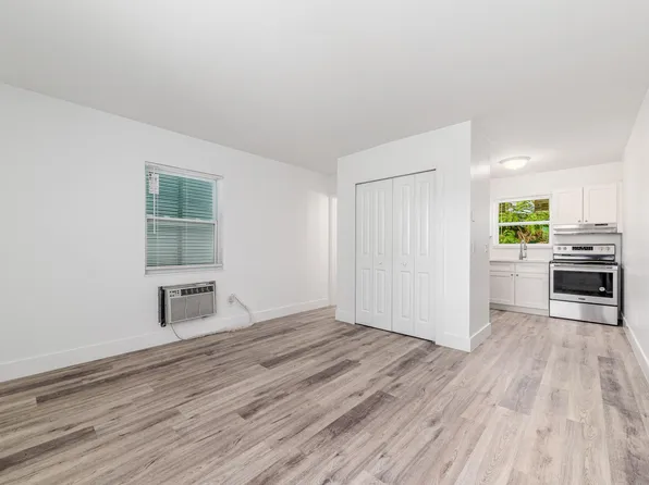 660 SW Bryant Ave, Stuart, FL