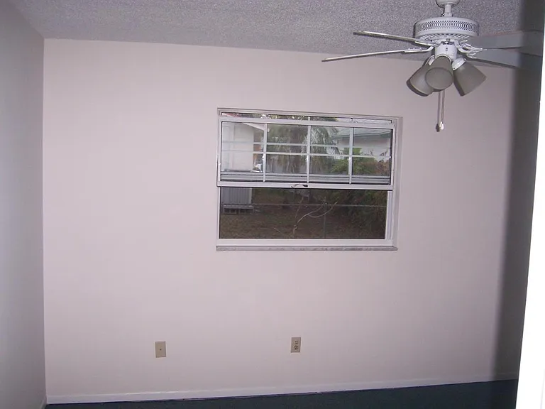 1734 Montana Ave NE — Photo 4
