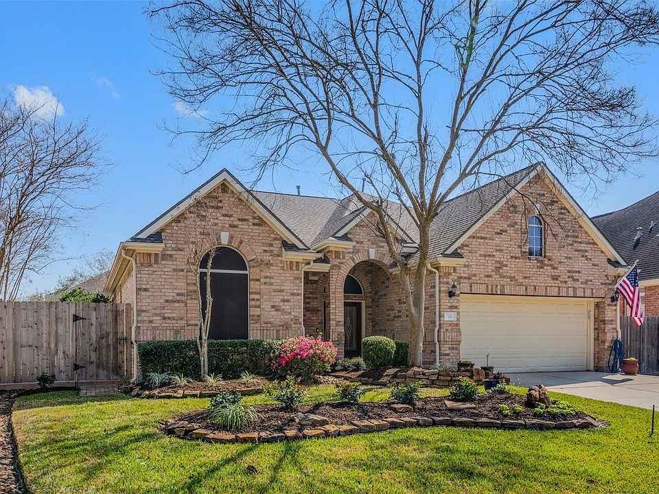 1st image of 34 Sovereign Way