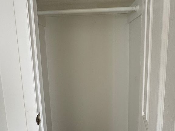 4th image of 1103 Rainbow Dr