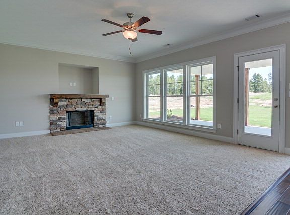 4th image of 310 Bella Rose Dr
