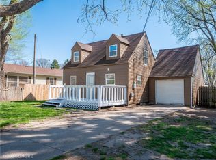 4265 NE 10th St, Des Moines, IA 50313