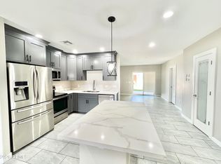 5211 N 8TH Place, Phoenix, AZ 85014