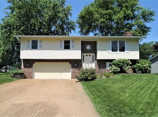 418 Lindenwood Dr, Troy, IL 62294