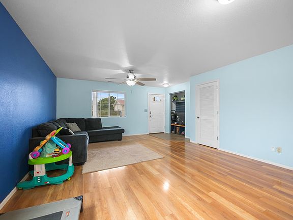 5th image of 444 Pear Ln