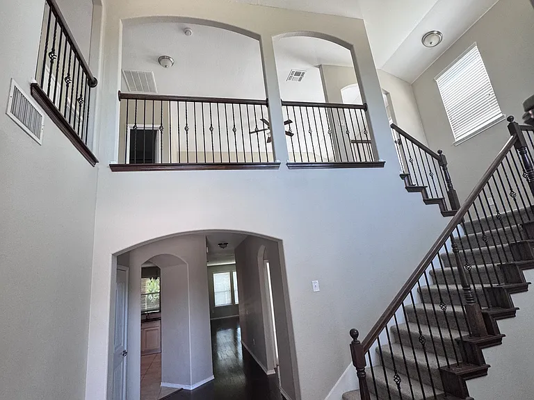 5600 Stockport Dr — Photo 2