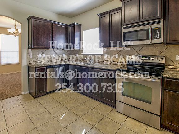 4th image of 2701 Black Orchid Dr