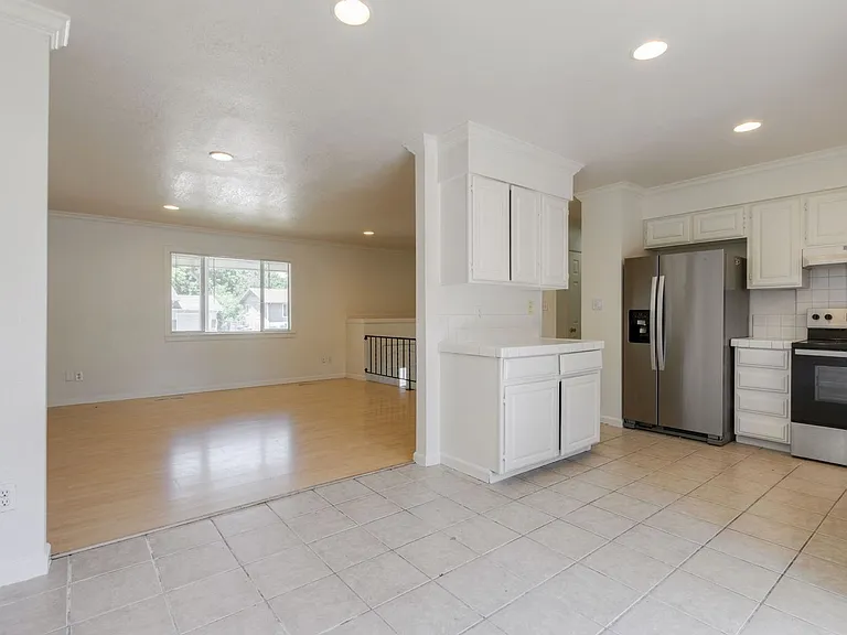 1312 Ash Dr — Photo 11