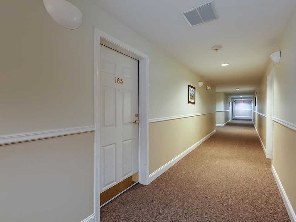14 Crestview Circle UNIT 165, Londonderry, NH 03053 Zillow
