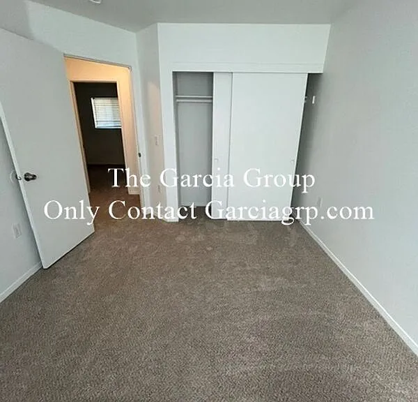 12812 E Burnside St — Photo 8