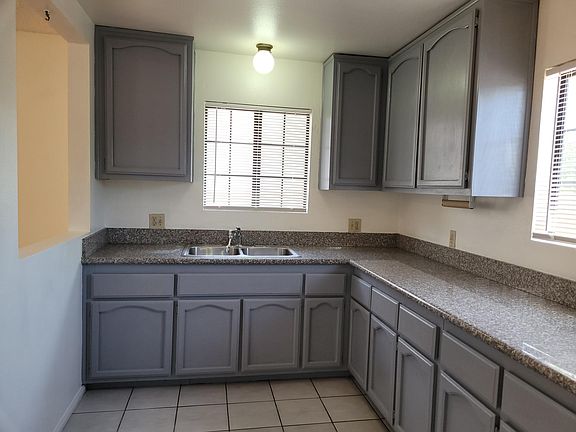5th image of 624 S Sierra Vista Ave