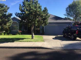 56 Sweden Cir, Silverton, OR 97381