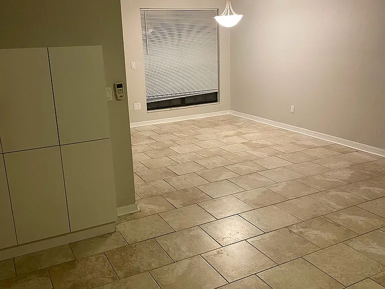 900 SW 62nd Blvd #D27 — Photo 4
