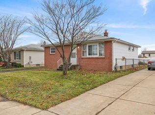 72 Castlewood Dr, Cheektowaga, NY 14227